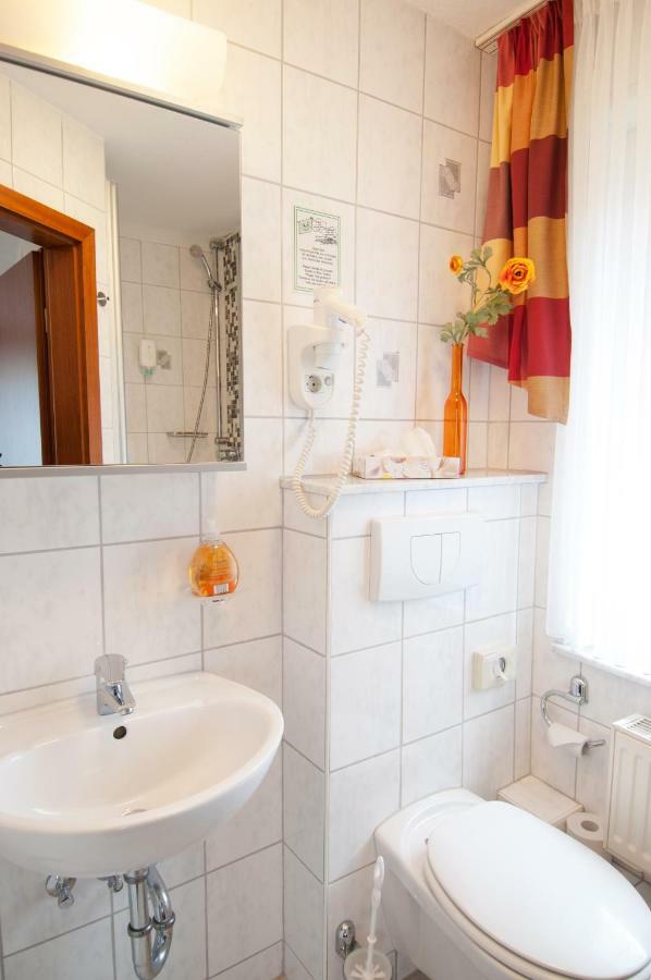 Cafe Und Pension Hoepen Idyll Schneverdingen Exterior foto